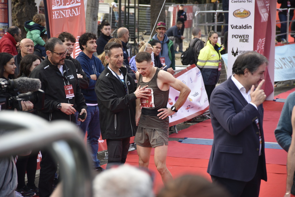 Tomasz Dzięcioł tuż za metą maratonu Malaga 2025