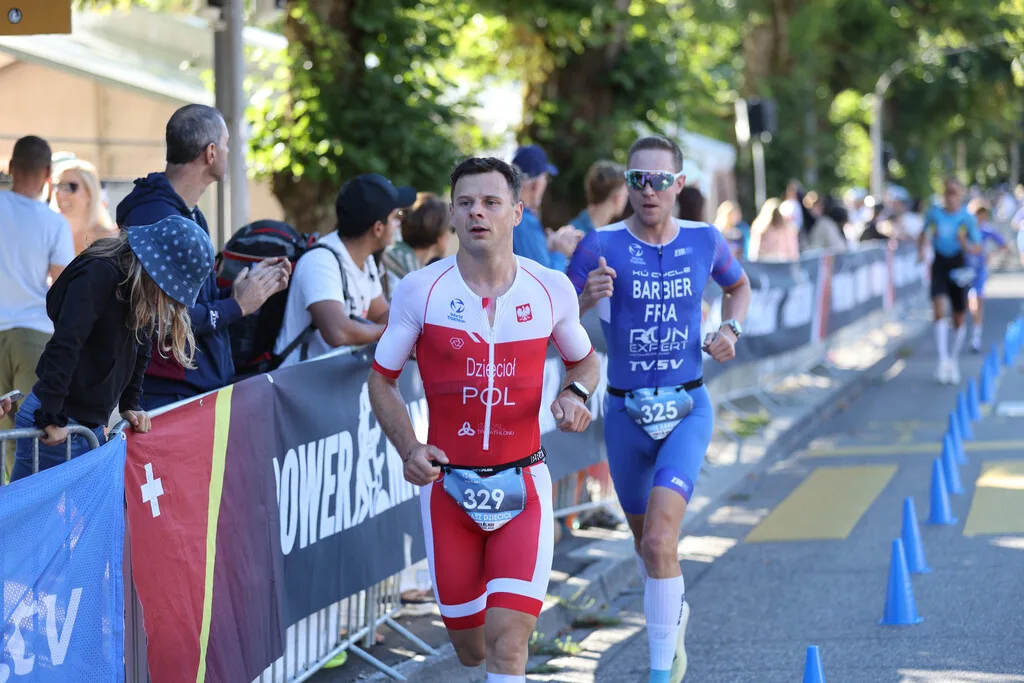 Tomasz Dzięcioł w barwach Polski na trasie Mistrzostw Świata w duathlonie długodystansowym Zofingen 2026